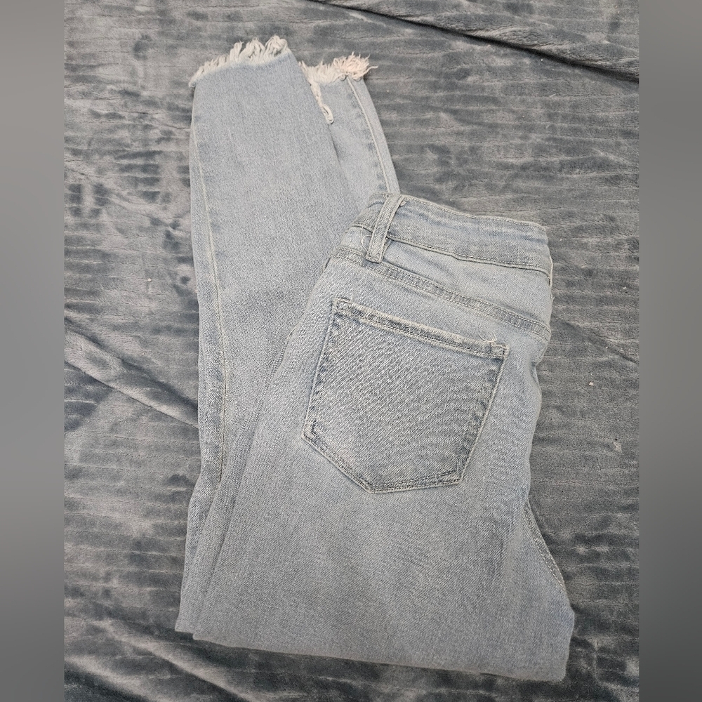 Royalty For Me Light Cropped Raw Hem Jeans!